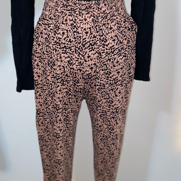 H&M Women’s Viscose Cheetah Print Pants - Picture 11 of 13
